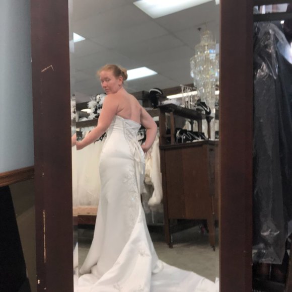 New Sexy Bridal Gown, White Mermaid Wedding Dress, Corset  Sz 6  Reg $1399 - Picture 6 of 10